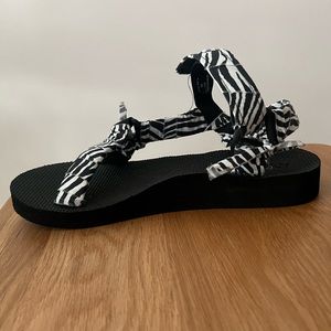 Arizona Love sandals size in EU 40. New without tags.